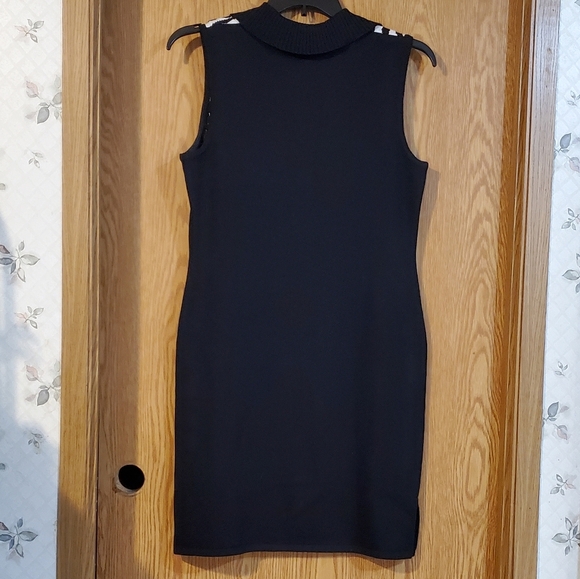St. John sport sleeveless sheath dress - Picture 9 of 15